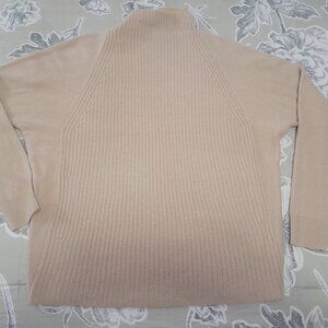 Tahari 100% Cashmere Low Funnel-Neck Oversize Sweater Size Medium NWT